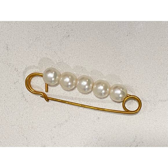 VINTAGE  Golden Safety Pin with Pearls Details Brooch,Pin,Safety Pin - Picture 2 of 6